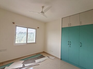 Room in 2 BHK Apartment at Sobha Dream Gardens, Thanisandra Main Road – for Rent