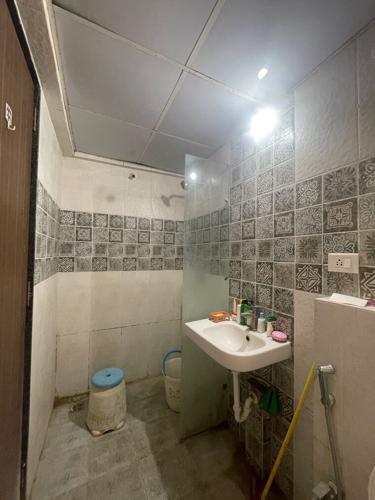 Bathroom, kohinoor-tinsel-town 2 Bedroom 682 Sq.Ft. Apartment In Hinjewadi Pune 9018236