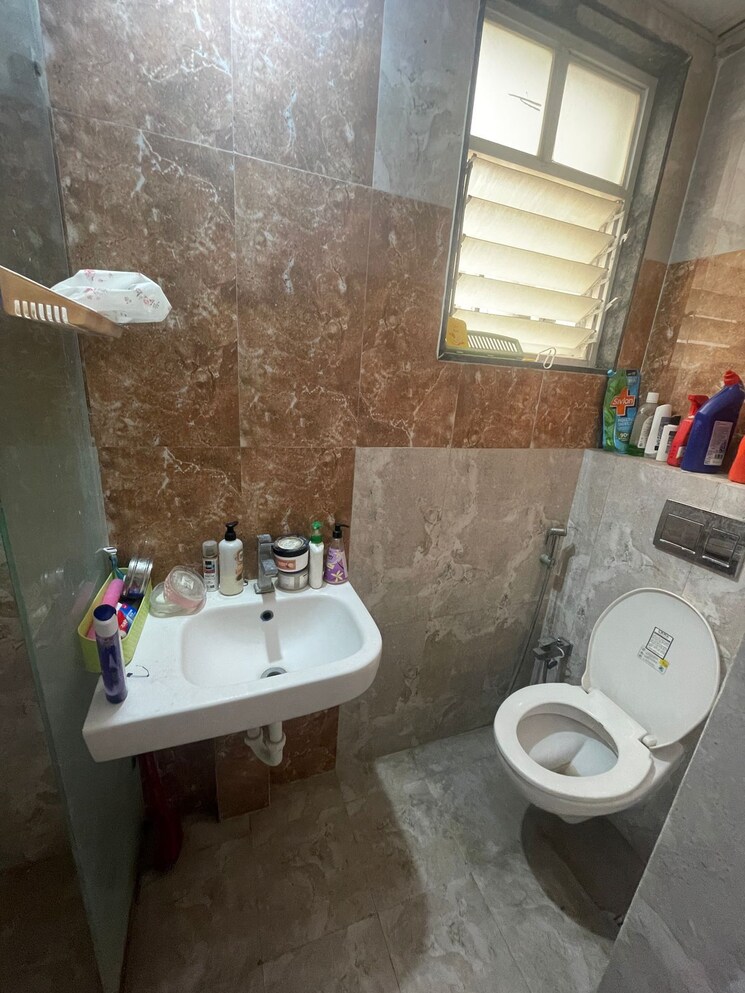 Bathroom, kohinoor-tinsel-town 2 Bedroom 682 Sq.Ft. Apartment In Hinjewadi Pune 9018236