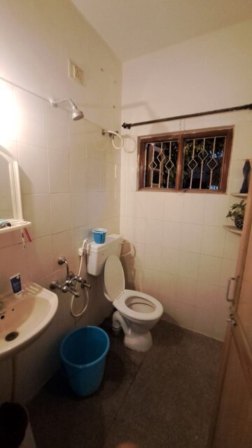 Attached Bathroom in 2 BHK Builder Floor at Rt Nagar – for Rent