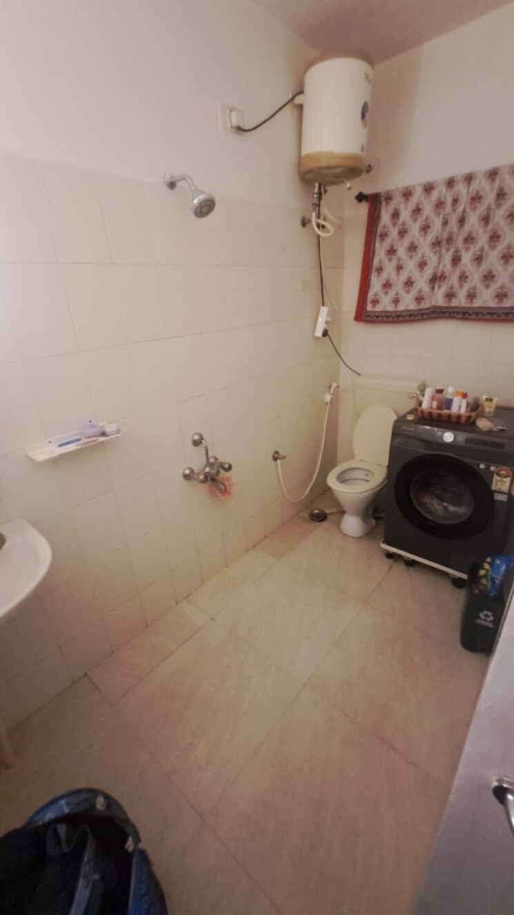 Bathroom, rt nagar 2 Bedroom 1200 Sq.Ft. Builder Floor In Rt Nagar Bangalore 9018238