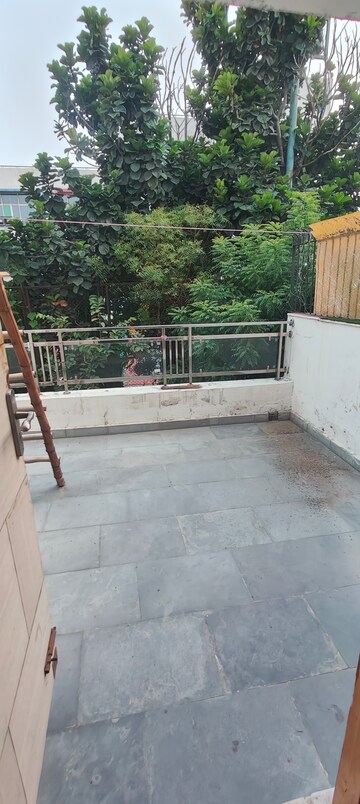 Balcony in 1 BHK Builder Floor at Palam Vihar Residents Association, Palam Vihar – for Rent