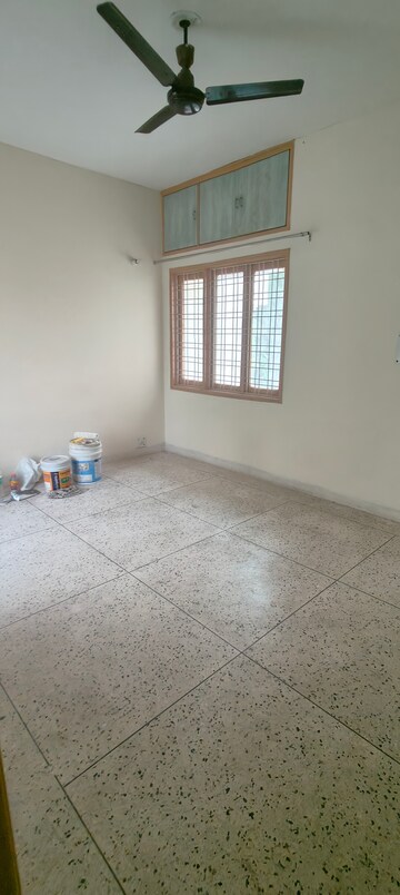 Room in 1 BHK Builder Floor at Palam Vihar Residents Association, Palam Vihar – for Rent