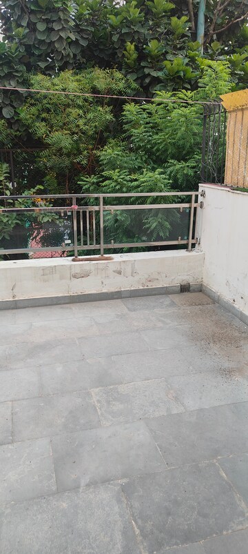 Balcony in 1 BHK Builder Floor at Palam Vihar Residents Association, Palam Vihar – for Rent