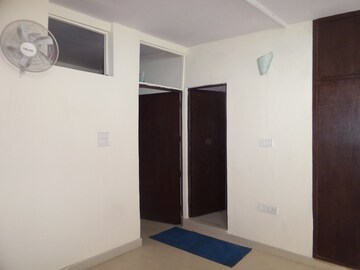 Room in 3 BHK Builder Floor at Malviya Nagar – for Rent