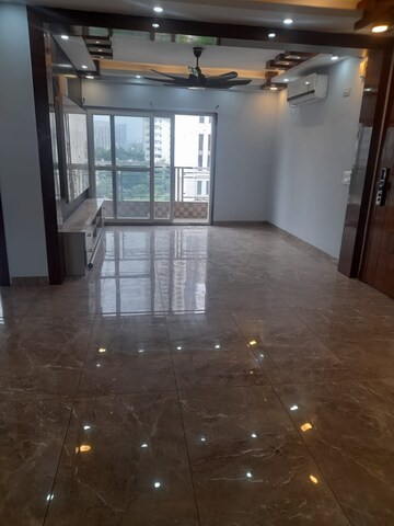 Room in 3 BHK Builder Floor at Ansal API Esencia, Sector 67 – for Rent