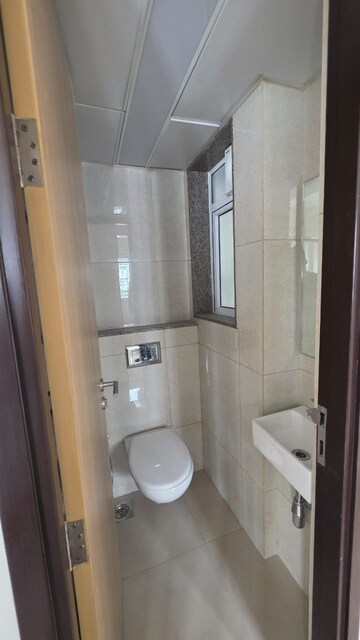 Bathroom in 1 BHK Apartment at LnT Veridian, Powai – for Sale