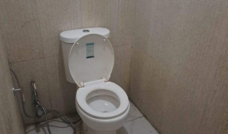 Bathroom, trade-avenue Commercial Office Space 1257 Sq.Ft. In Andheri East Mumbai 9018340