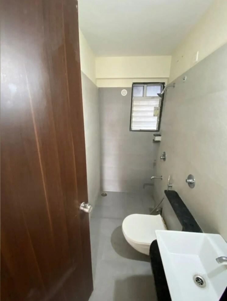 Bathroom, gini-belvista-phase-1 2 Bedroom 624 Sq.Ft. Apartment In Dhanori Pune 9018364