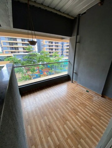 Bedroom in 2 BHK Apartment at Gini Belvista Phase 1, Dhanori – for Rent