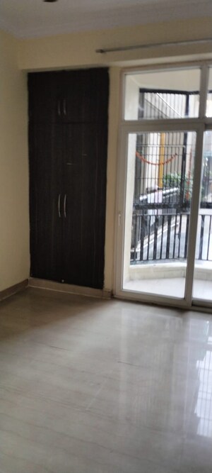 Room in 3 BHK Apartment at GH-7 Crossings Republik, Vijay Nagar – for Sale