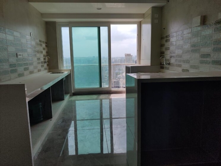 Kitchen, dn nagar 5 Bedroom 2860 Sq.Ft. Apartment In Dn Nagar Mumbai 9018365