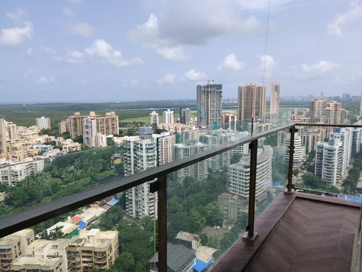 Swimming Pool, dn nagar 5 Bedroom 2860 Sq.Ft. Apartment In Dn Nagar Mumbai 9018365