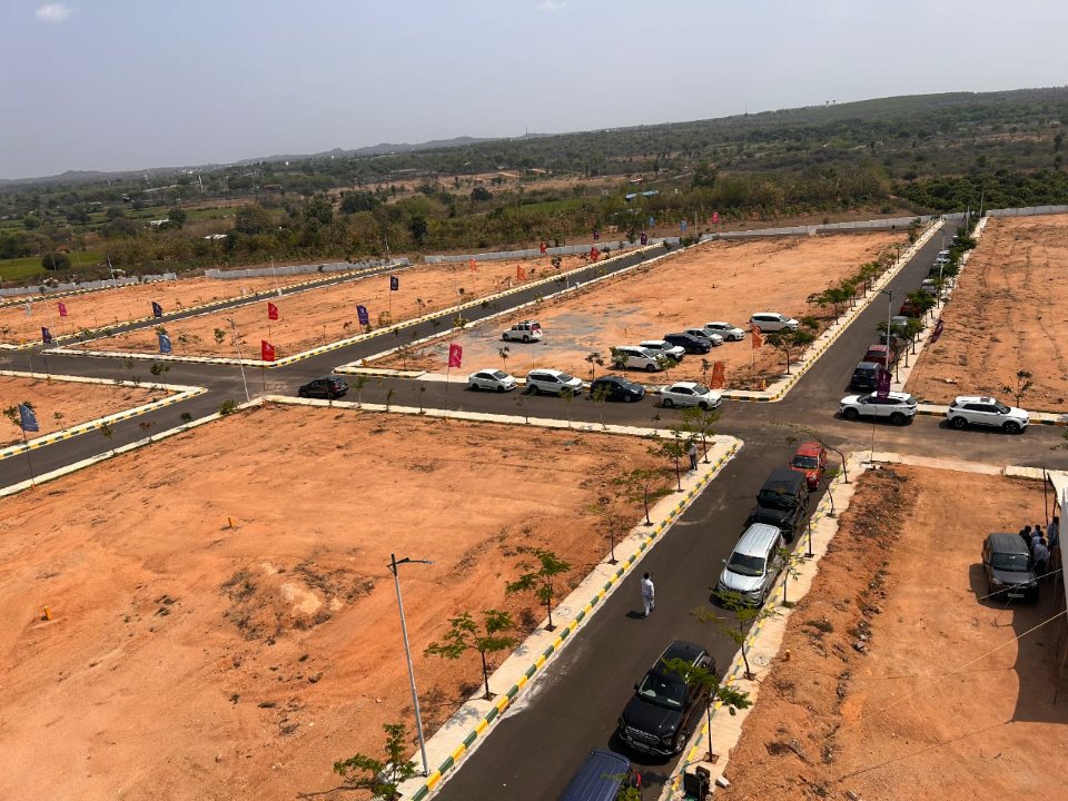 Plot For Sale in SR Sree City