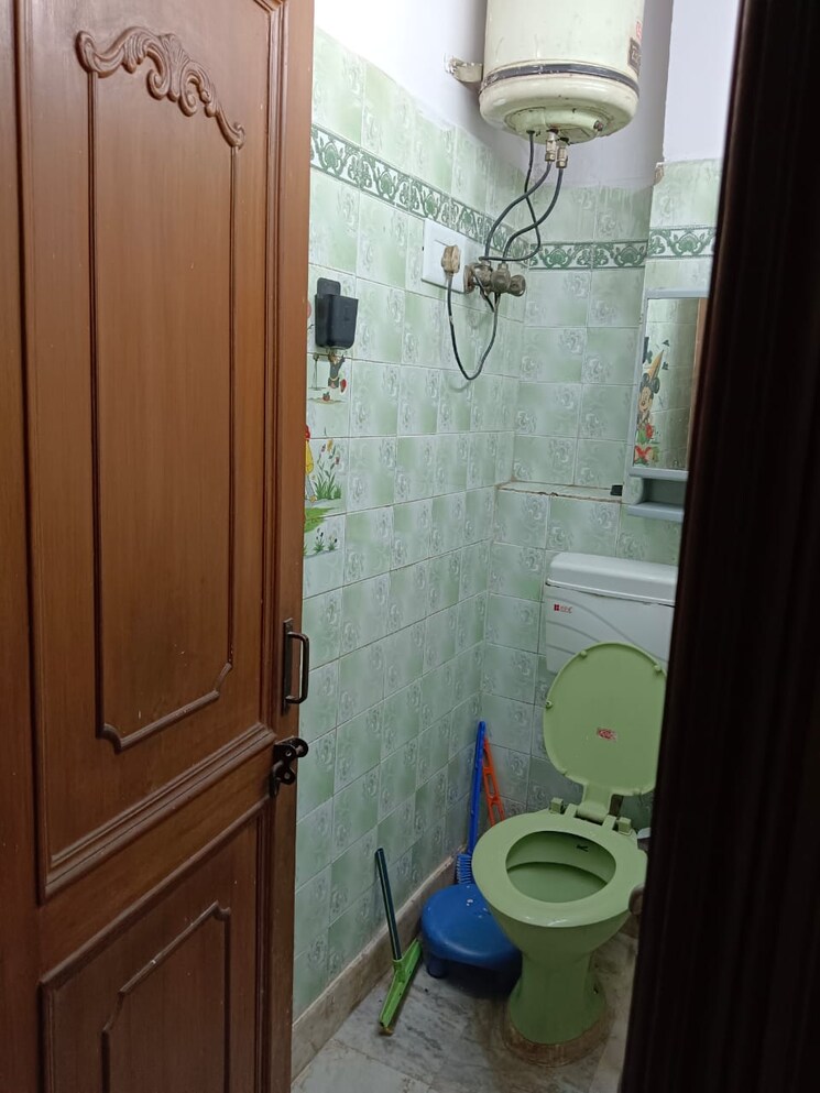 Bathroom, lajpat nagar 4 1 Bedroom 567 Sq.Ft. Builder Floor In Lajpat Nagar 4 Delhi 9018407