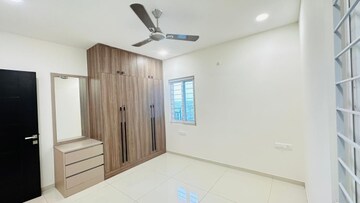 Room in 3 BHK Apartment at Rajapushpa Provincia, Narsingi – for Rent