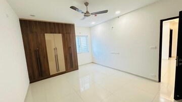 Room in 3 BHK Apartment at Rajapushpa Provincia, Narsingi – for Rent