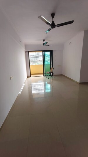 Room in 2 BHK Apartment at Happy Valley, Manpada – for Sale