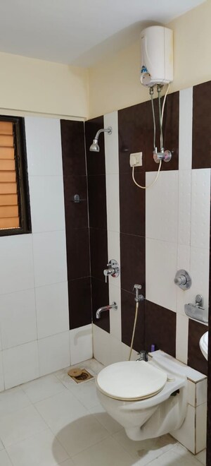 Furnished Amenities in 4 BHK Apartment at Kabra Hyde Park, Manpada – for Sale