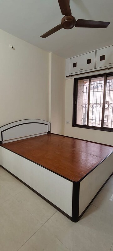 Room in 4 BHK Apartment at Kabra Hyde Park, Manpada – for Sale