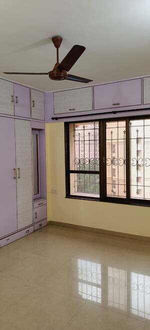 Room in 4 BHK Apartment at Kabra Hyde Park, Manpada – for Sale