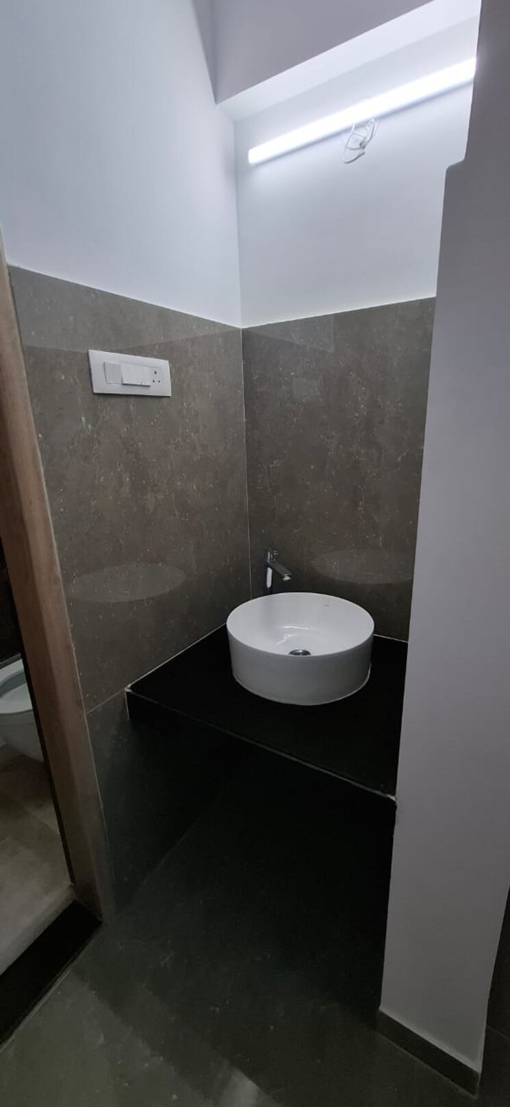 Bathroom, venkatesh-skydale-phase-2 3 Bedroom 1500 Sq.Ft. Apartment In Sinhagad Road Pune 9018634