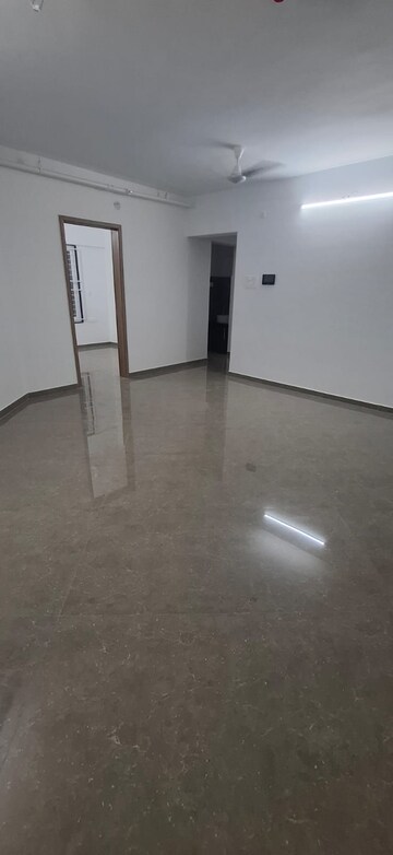Room in 3 BHK Apartment at Venkatesh Skydale Phase 2, Sinhagad Road – for Rent