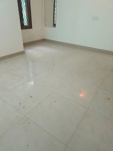Room in 3 BHK Independent House at Sector 31 – for Rent