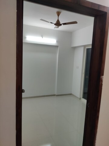 Room in 2 BHK Apartment at Samarth Florencia Building A, Vadgaon Budruk – for Rent