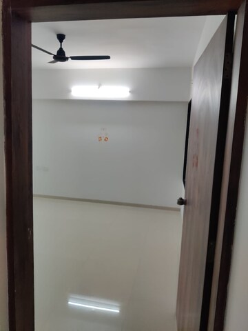 Room in 2 BHK Apartment at Samarth Florencia Building A, Vadgaon Budruk – for Rent