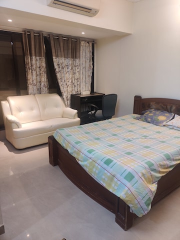 Bedroom in 2 BHK Apartment at Nalanda Usha Colony, Malad West – for Rent
