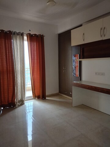 Room in 3.5 BHK Apartment at Civitech Stadia, Sector 79 – for Rent