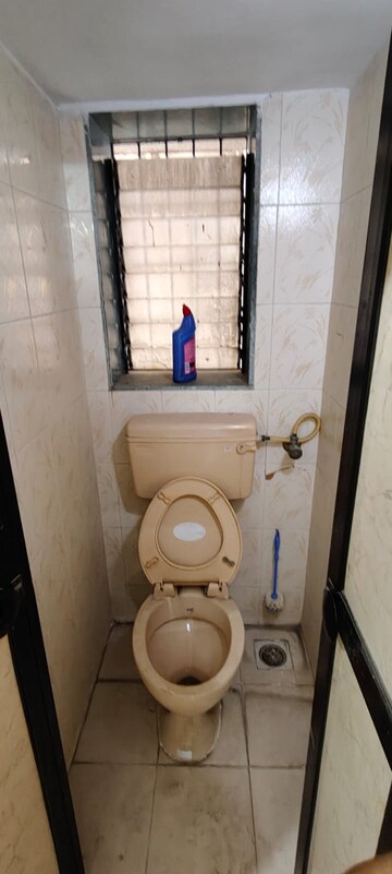 Master Bedroom in 2 BHK Apartment at Tulsidham Complex, Kapur Bawdi – for Rent
