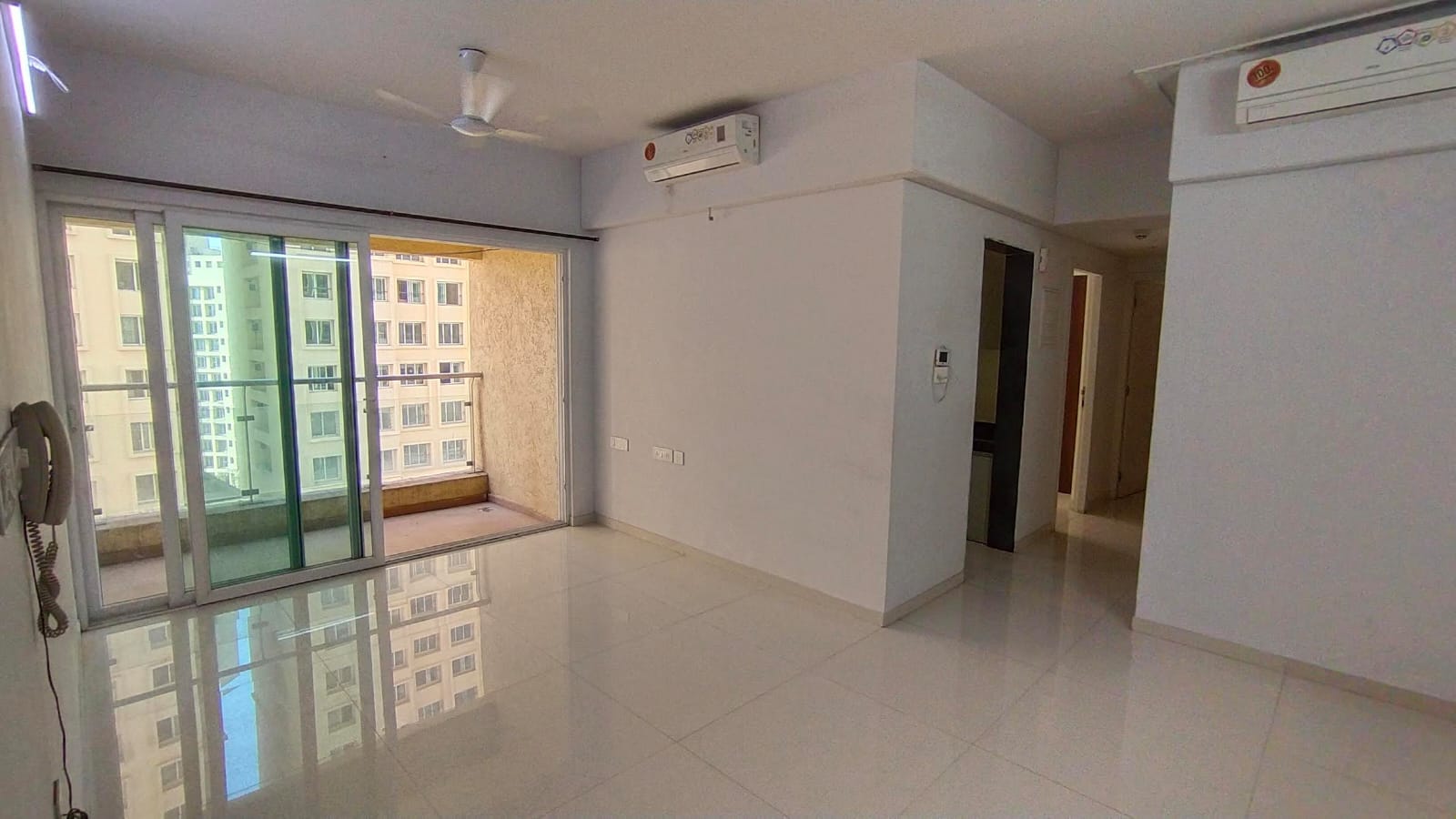 2 BHK Apartment For Sale in Rustomjee Azziano Wing D