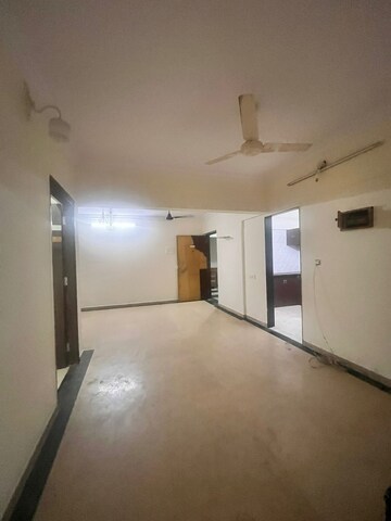 Hall in 3 BHK Apartment at Andheri West – for Rent