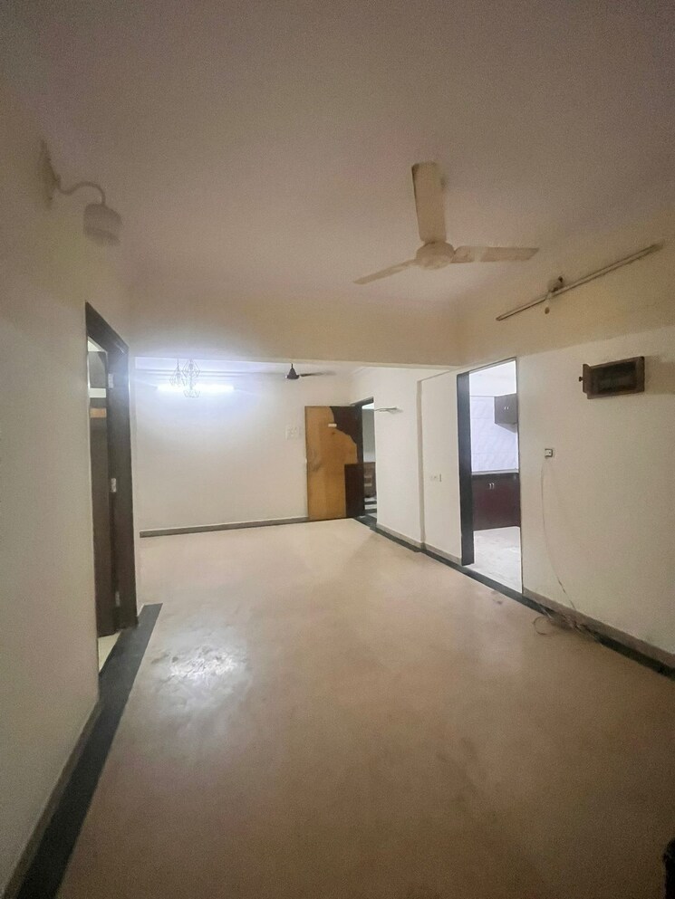 Hall, andheri west 3 Bedroom 1200 Sq.Ft. Apartment In Andheri West Mumbai 9018708