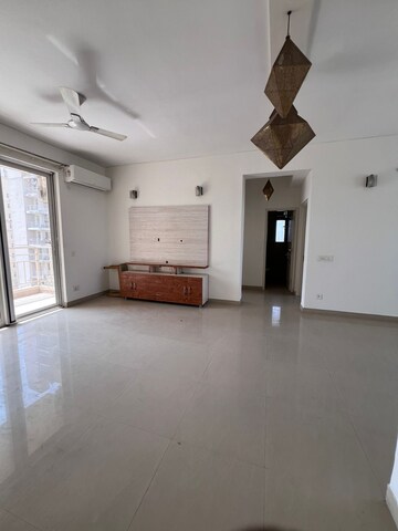 Room in 3 BHK Apartment at Hero Homes Gurgaon, Sector 104 – for Rent