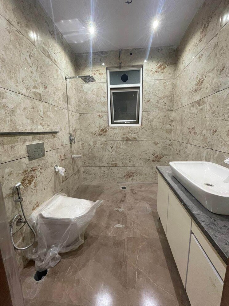 Kitchen, sector 7 3 Bedroom 250 Sq.Yd. Builder Floor In Sector 7 Gurgaon 9018721