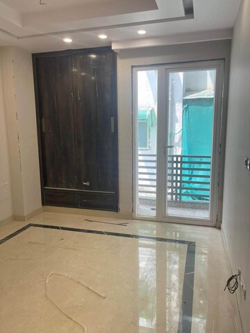Building Lobby in 3 BHK Builder Floor at Sector 7 – for Rent