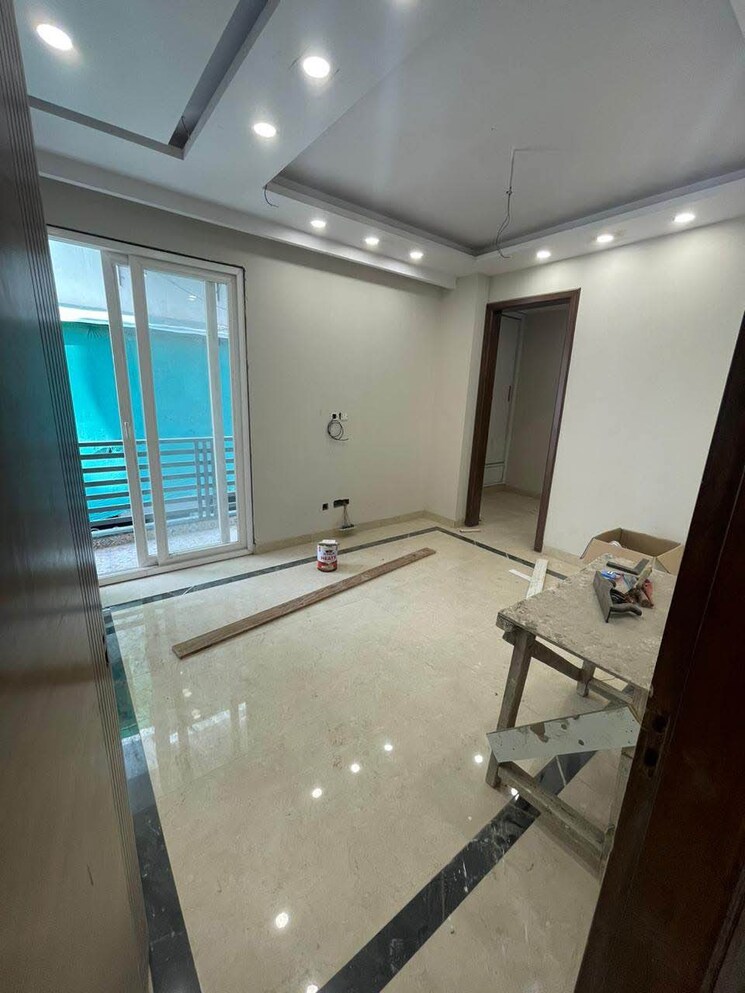 Room, sector 7 3 Bedroom 250 Sq.Yd. Builder Floor In Sector 7 Gurgaon 9018721