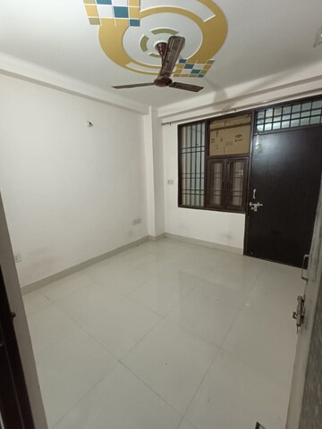 Room in 2 BHK Builder Floor at DDA Residential Plots Sector XXIII, Sector 23 Dwarka – for Rent