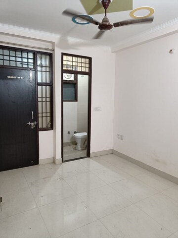 Room in 2 BHK Builder Floor at DDA Residential Plots Sector XXIII, Sector 23 Dwarka – for Rent