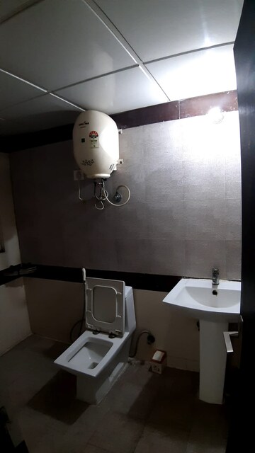 Bathroom in 3 BHK Apartment at Ajnara Daffodil, Sector 137 – for Rent
