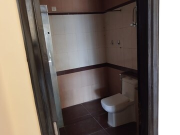 Bathroom in 4 BHK Villa at Sushant Lok 3, Sector 57 – for Rent