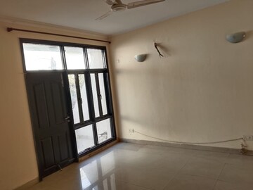 Room in 4 BHK Villa at Sushant Lok 3, Sector 57 – for Rent