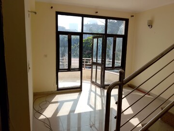 Room in 4 BHK Villa at Sushant Lok 3, Sector 57 – for Rent