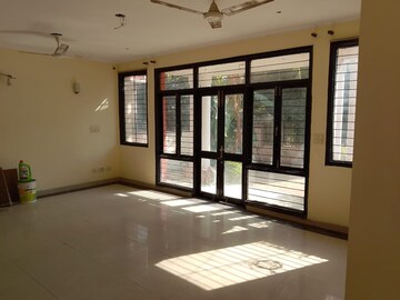 Room in 4 BHK Villa at Sushant Lok 3, Sector 57 – for Rent