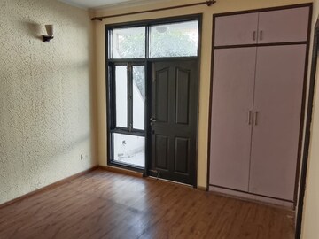 Room in 4 BHK Villa at Sushant Lok 3, Sector 57 – for Rent