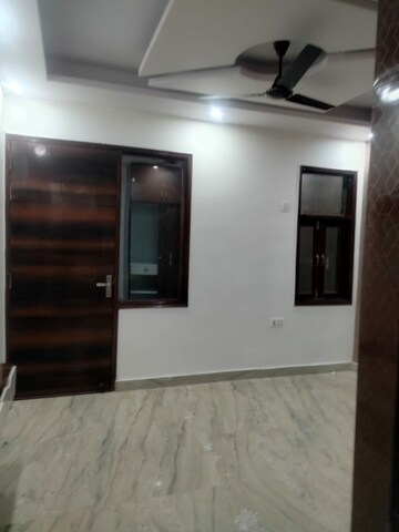 Room in 2.5 BHK Builder Floor at Mansarover Garden – for Rent