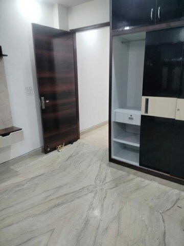 Bathroom in 2.5 BHK Builder Floor at Mansarover Garden – for Rent